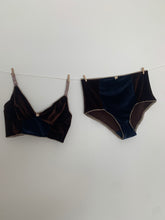 Load image into Gallery viewer, Lyra Set with Dark Brown and Navy Blue Velvet
